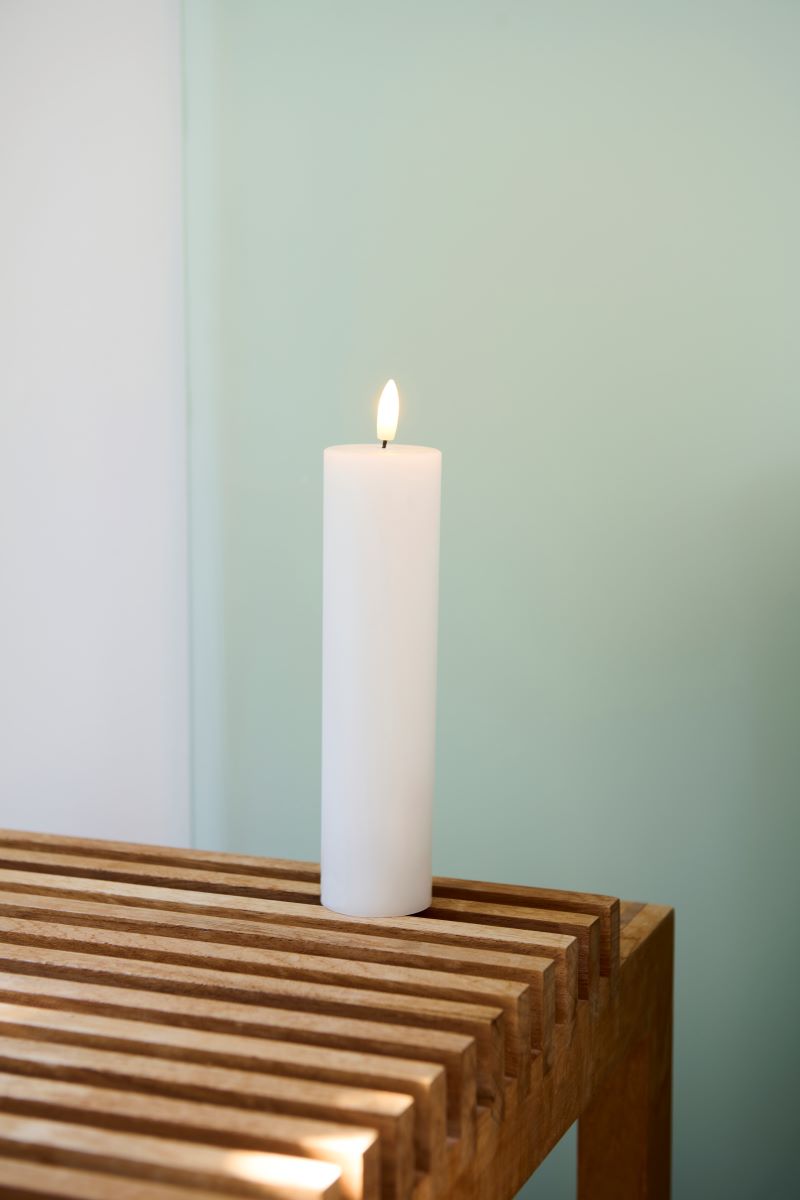 Sille Genopladelig LED bloklys Ø5XH20 cm. Hvid