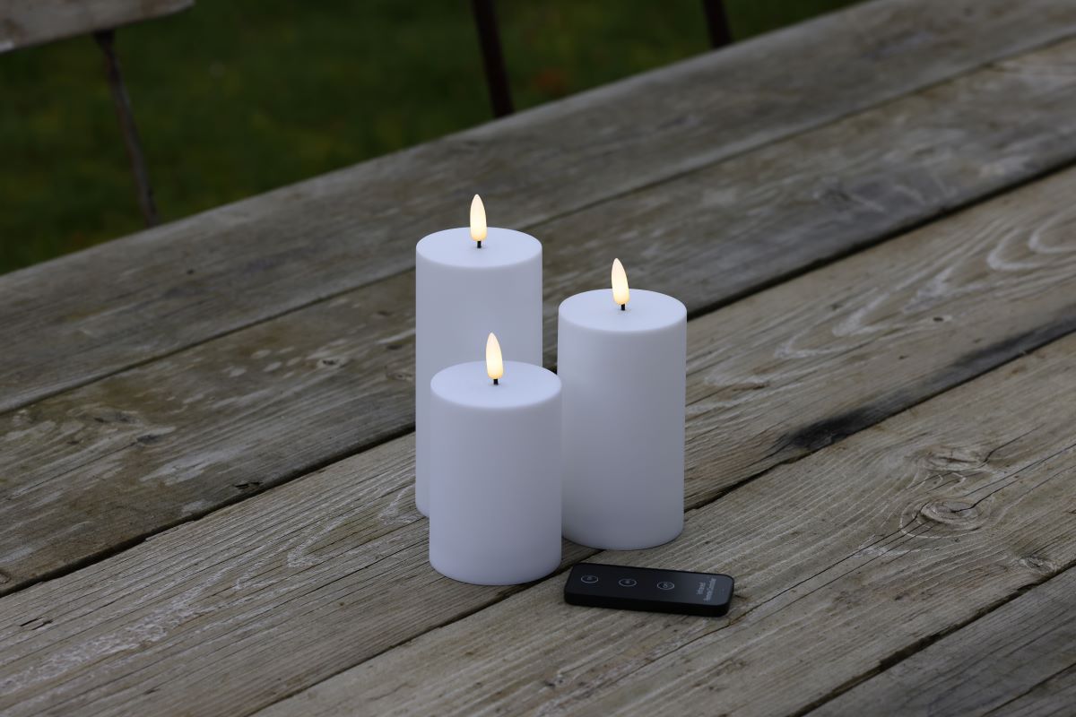 LED Bloklys sæt m/3 stk. Ø7 H10+12+15 cm. Hvid inkl fjernbetjening