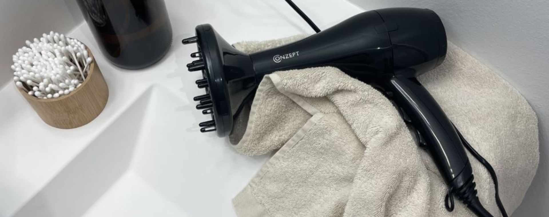 MALENES DOMNE - FORSIDE (1920 x 761 px) (3)_(3)