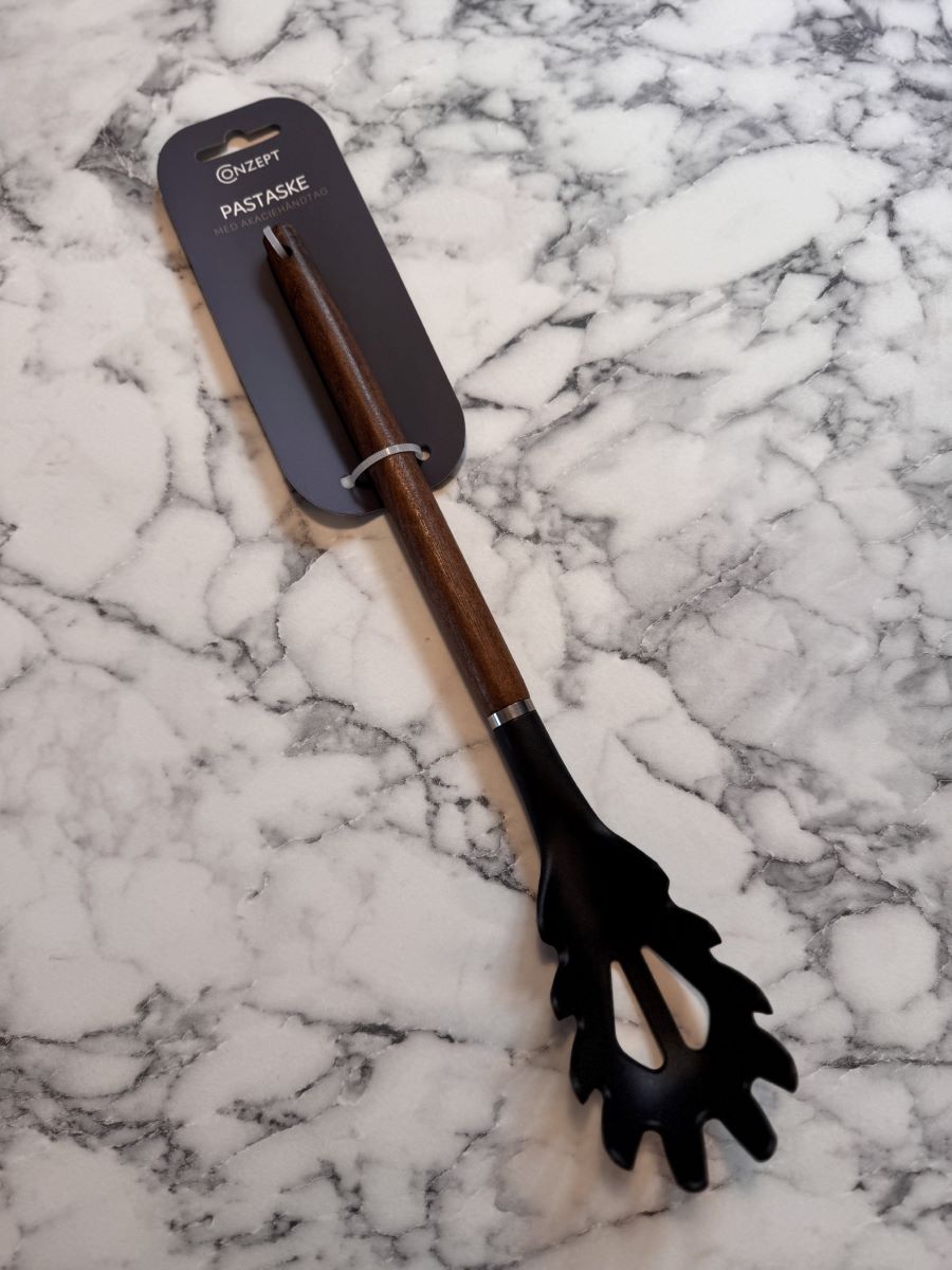 Conzept pastaske 32x6 cm med akaciehåndtag