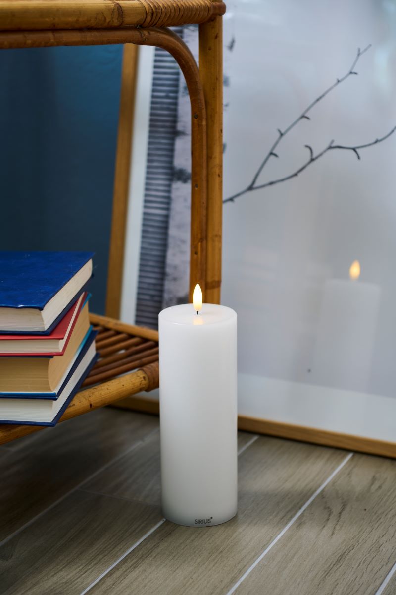 Sille Genopladelig LED bloklys Ø7,5XH20 cm. Hvid