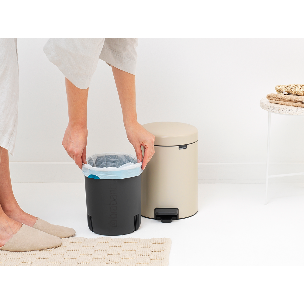 Newicon Pedalspand 5 L Soft Beige
