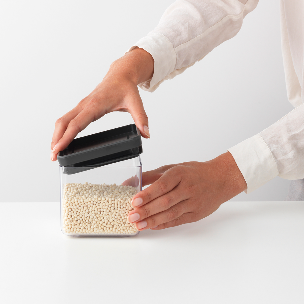 Brabantia Tasty+ Opbevaringsboks 0,7 L mørk grå