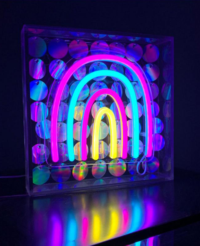 Conzept Neonskilt til USB 21x21x4,3 cm. regnbue