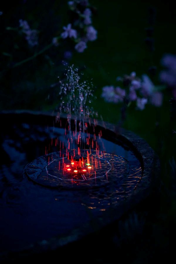 Solar springvand med LED lys