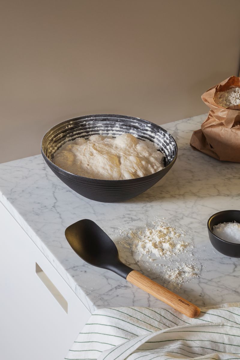 Eva Hæveskål 2,2 L. sort